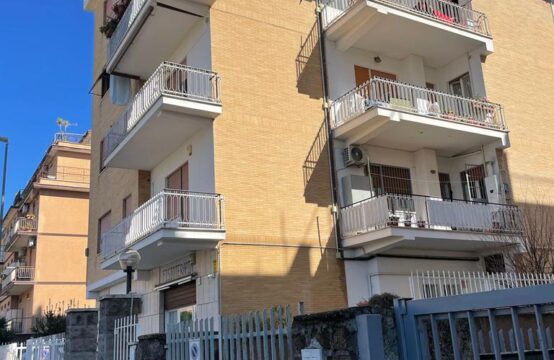 Roma zona Torrevecchia trilocale